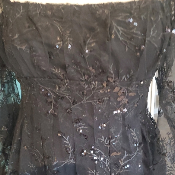 Forever 21 Black A-Line Cocktail Dress with Bishop Sleeves - Picture 4 of 10